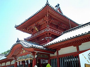 伊佐爾波神社斜めから.jpg