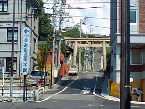 伊佐爾波神社入口の鳥居.jpg
