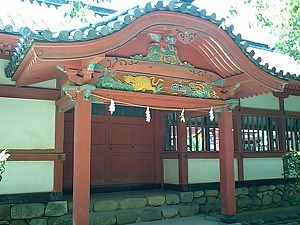 伊佐爾波神社裏.jpg